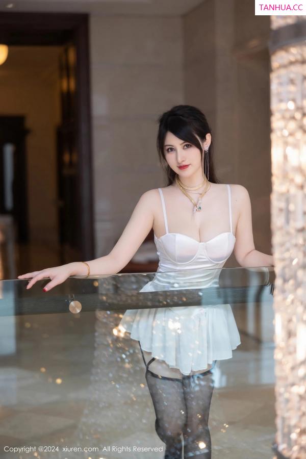 陈诗诗 诗诗 [XiuRen]高清写真图 2024.04.23 No.8436 诗诗kiki 黑丝美腿第8张图片